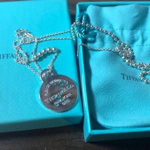 Return to Tiffany silver pendant necklace